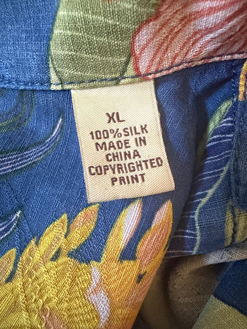 Tommy Bahama 100% Silk Multicolor Floral Hawaiian Shirt Short Sleeve Size XL - Picture 7 of 7